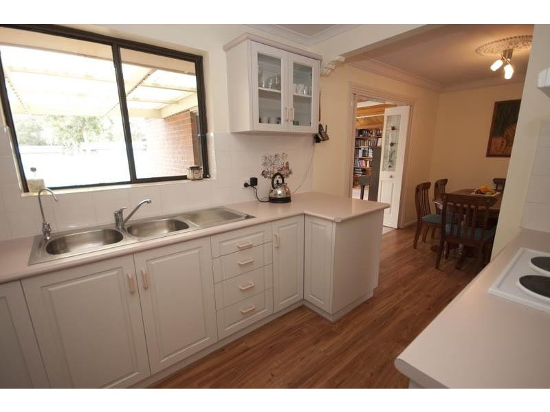 1 Heather Road, Happy Valley SA 5159