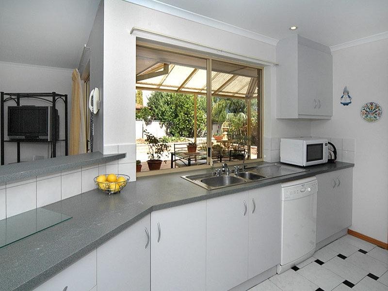 63 Daveys Road, Flagstaff Hill SA 5159