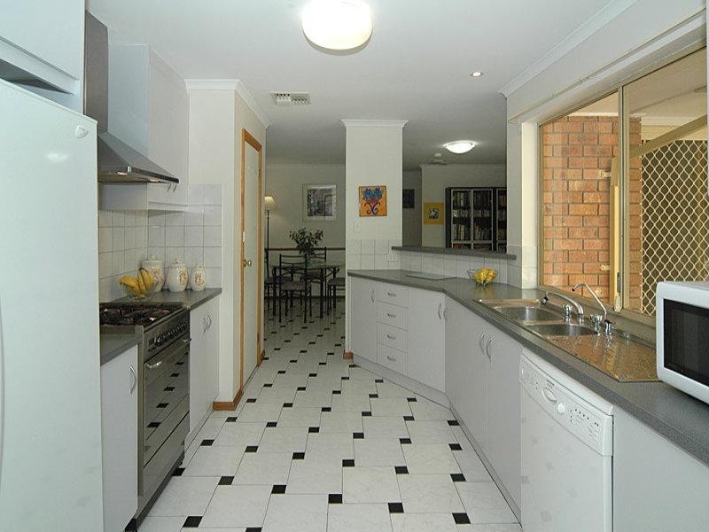63 Daveys Road, Flagstaff Hill SA 5159