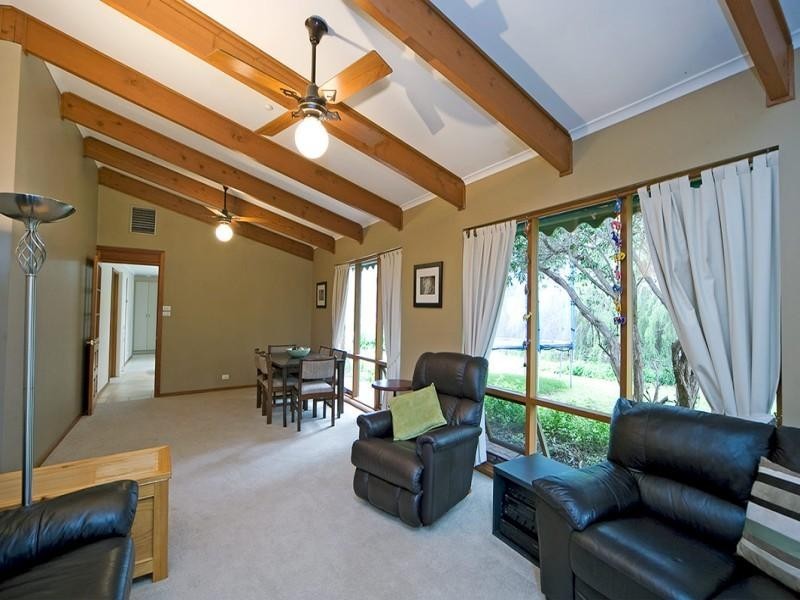 12 Marienberg Rise, Aberfoyle Park SA 5159