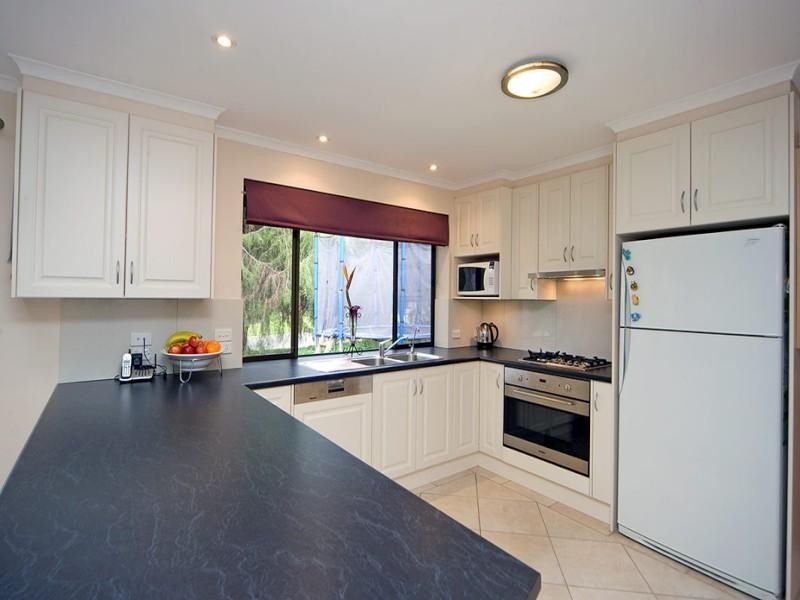 12 Marienberg Rise, Aberfoyle Park SA 5159