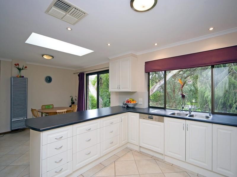12 Marienberg Rise, Aberfoyle Park SA 5159