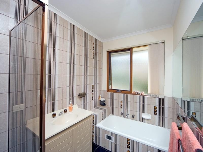 12 Marienberg Rise, Aberfoyle Park SA 5159