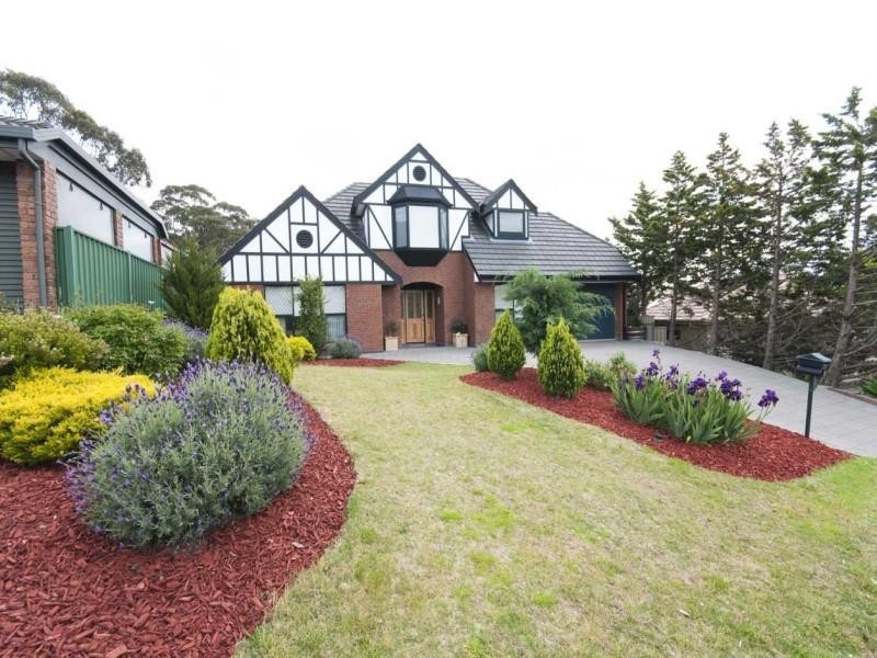 4 Gleneagles Road, Aberfoyle Park SA 5159