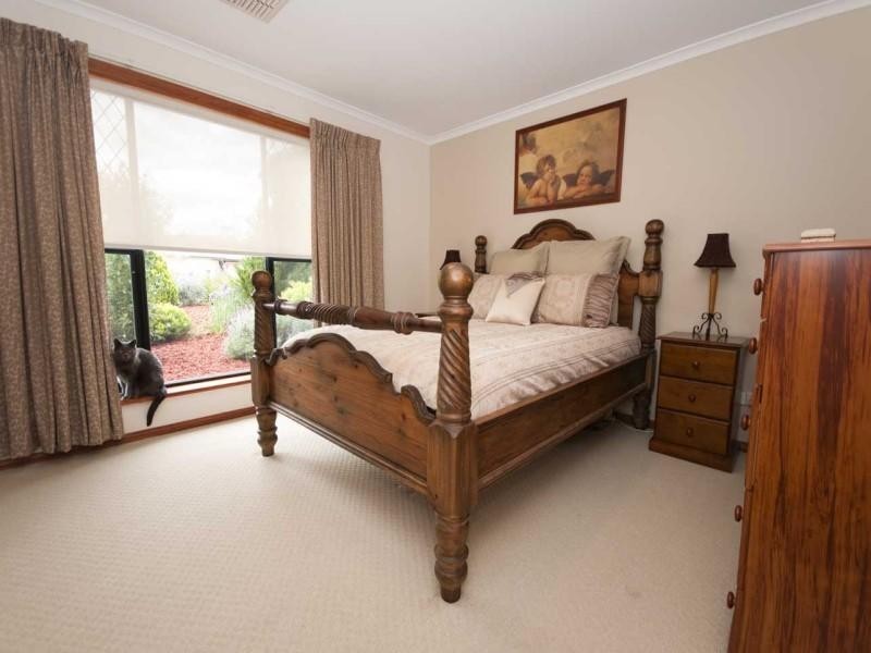 4 Gleneagles Road, Aberfoyle Park SA 5159