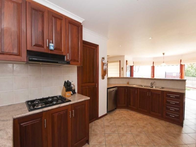 4 Gleneagles Road, Aberfoyle Park SA 5159