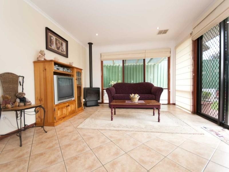 4 Gleneagles Road, Aberfoyle Park SA 5159