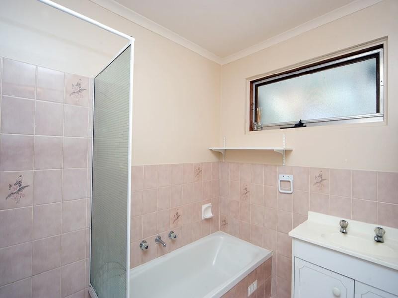 7 Serenade Cres, Aberfoyle Park SA 5159