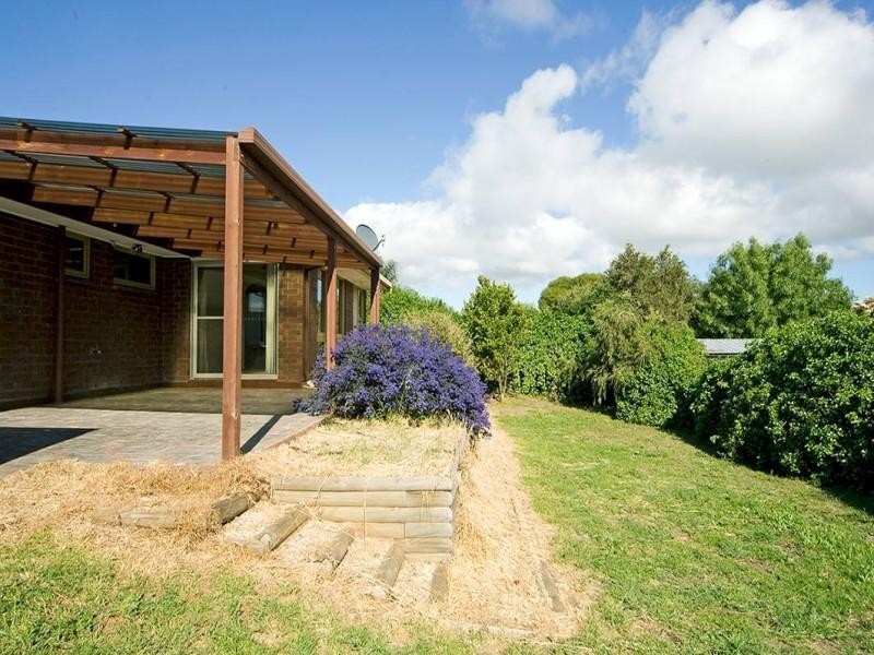 7 Serenade Cres, Aberfoyle Park SA 5159