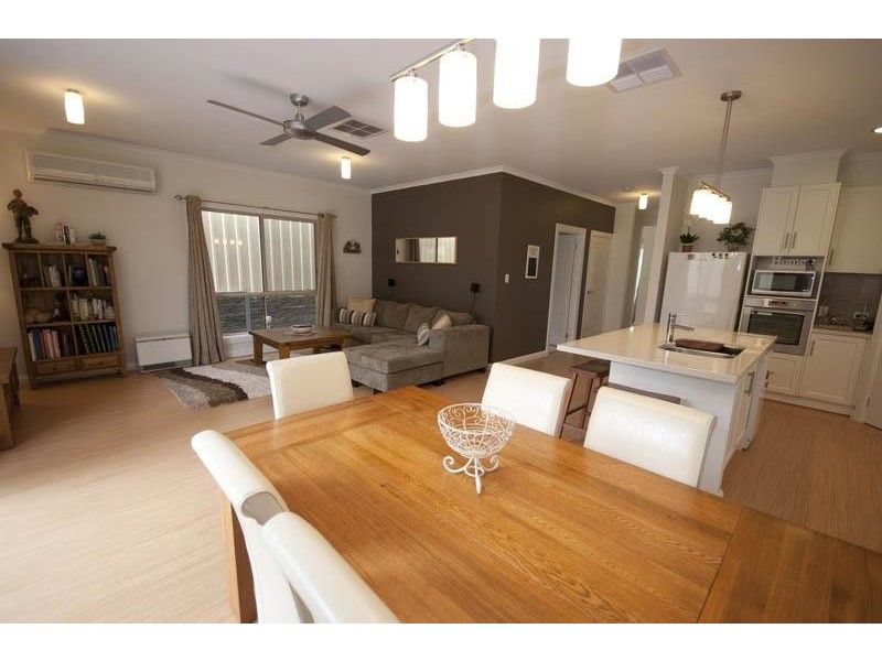 4 Beagle Street, Flagstaff Hill SA 5159