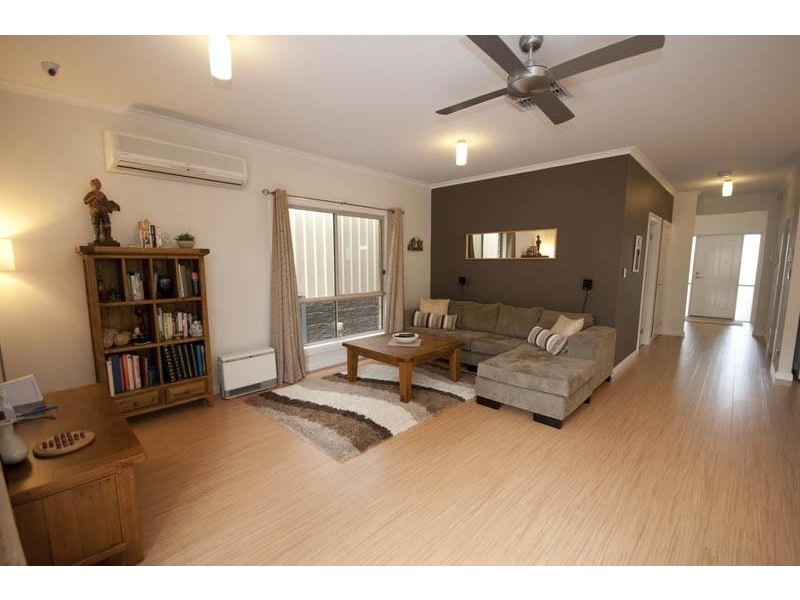 4 Beagle Street, Flagstaff Hill SA 5159