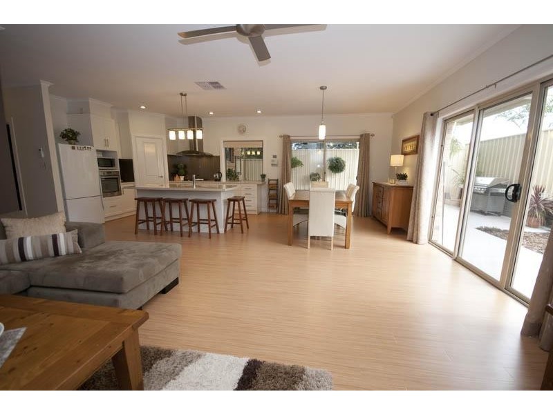 4 Beagle Street, Flagstaff Hill SA 5159