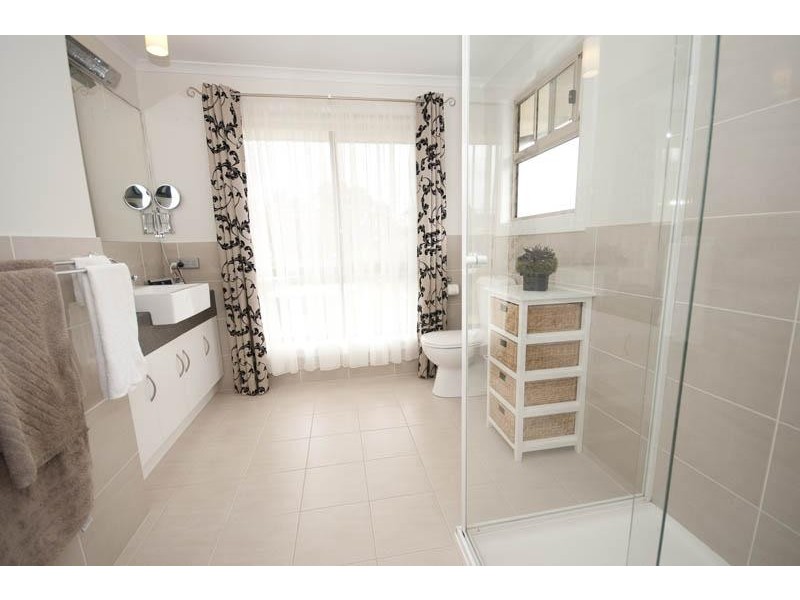 4 Beagle Street, Flagstaff Hill SA 5159