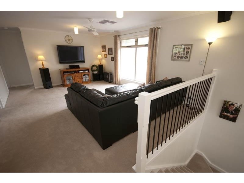 4 Beagle Street, Flagstaff Hill SA 5159