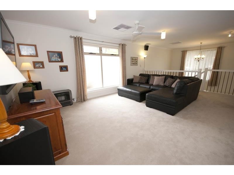 4 Beagle Street, Flagstaff Hill SA 5159