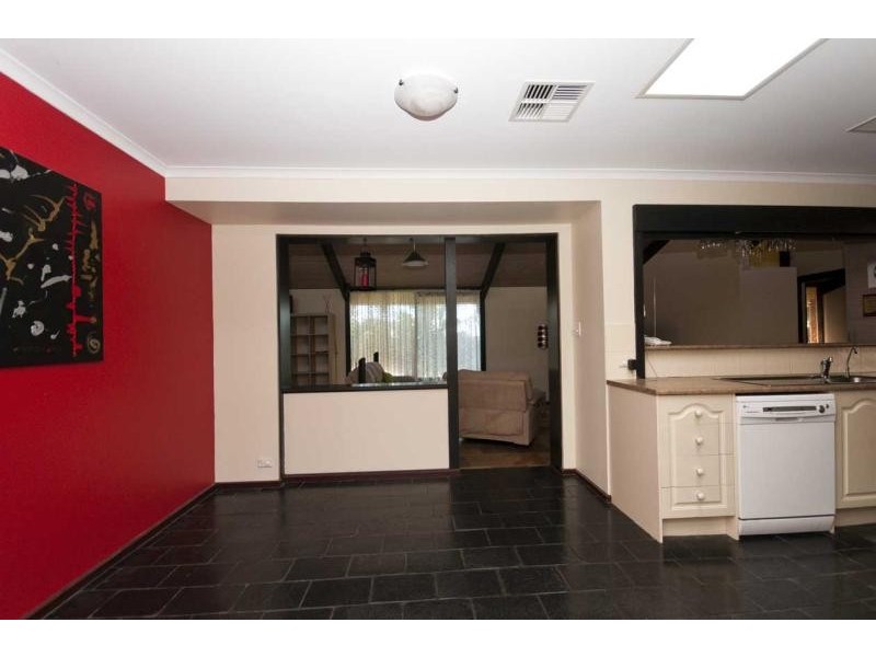 60 Oakridge Road, Aberfoyle Park SA 5159