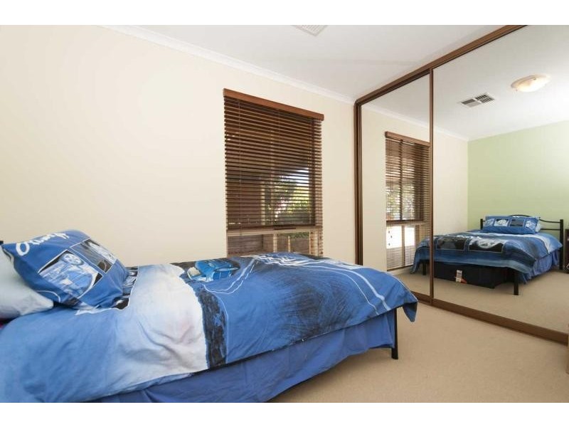 60 Oakridge Road, Aberfoyle Park SA 5159