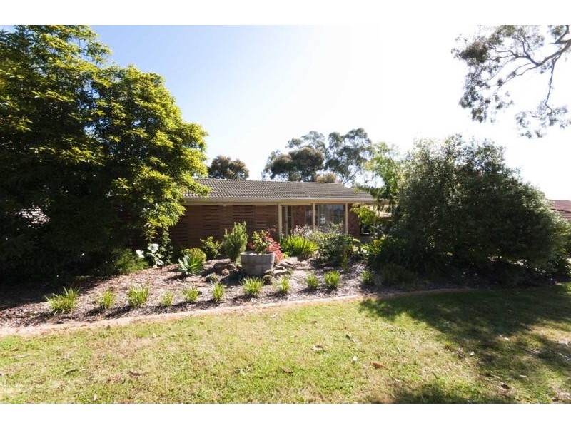 60 Oakridge Road, Aberfoyle Park SA 5159