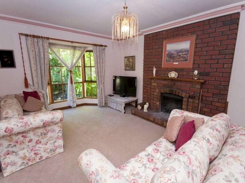 2 Kestral Walk, Flagstaff Hill SA 5159