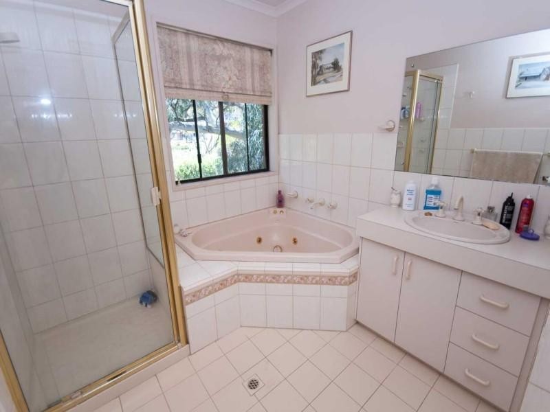 2 Kestral Walk, Flagstaff Hill SA 5159