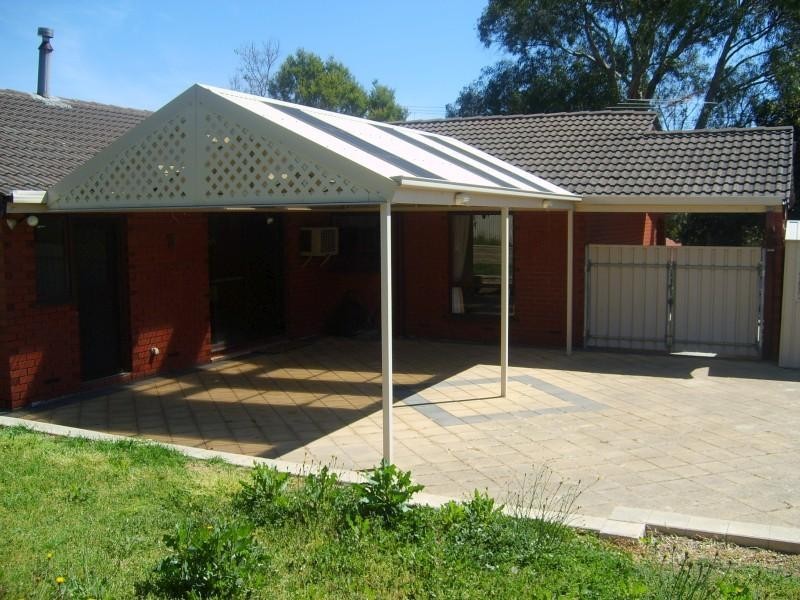 13 Pine Drive, Aberfoyle Park SA 5159