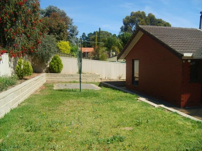 13 Pine Drive, Aberfoyle Park SA 5159