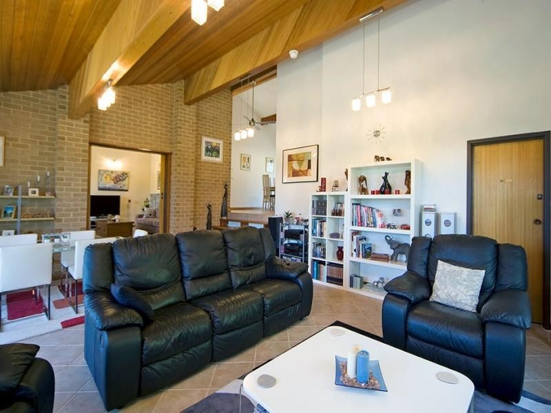 5 Seaview Drive, Happy Valley SA 5159