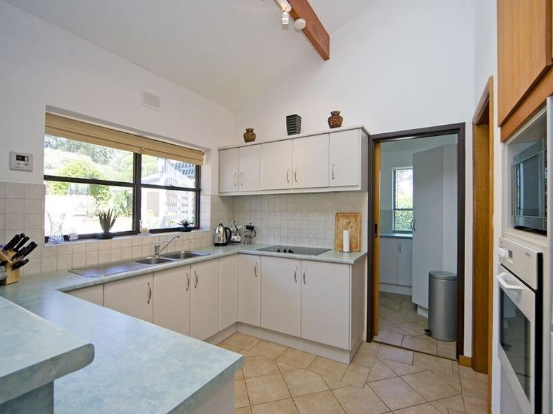 5 Seaview Drive, Happy Valley SA 5159