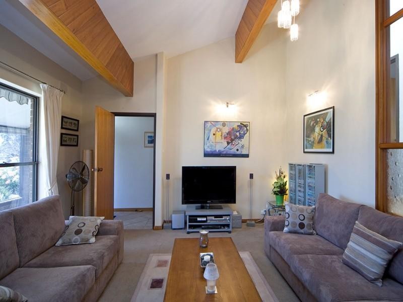 5 Seaview Drive, Happy Valley SA 5159