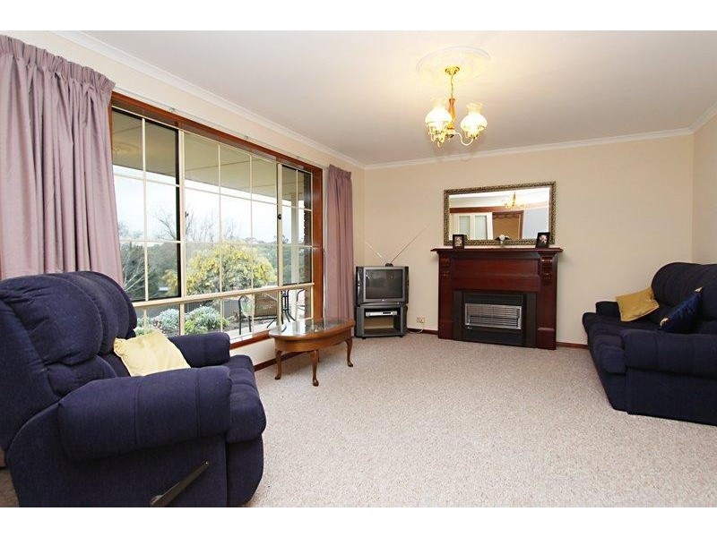 1 Dunalbyn Drive, Aberfoyle Park SA 5159