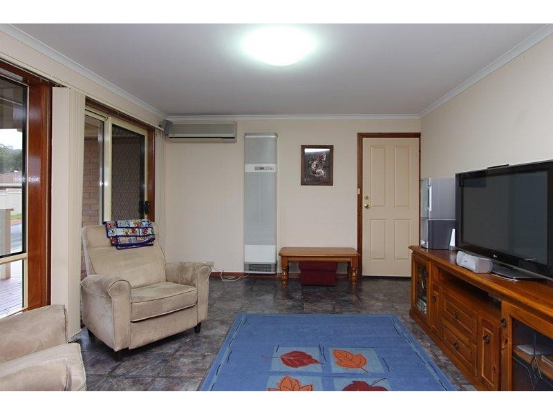 1 Dunalbyn Drive, Aberfoyle Park SA 5159