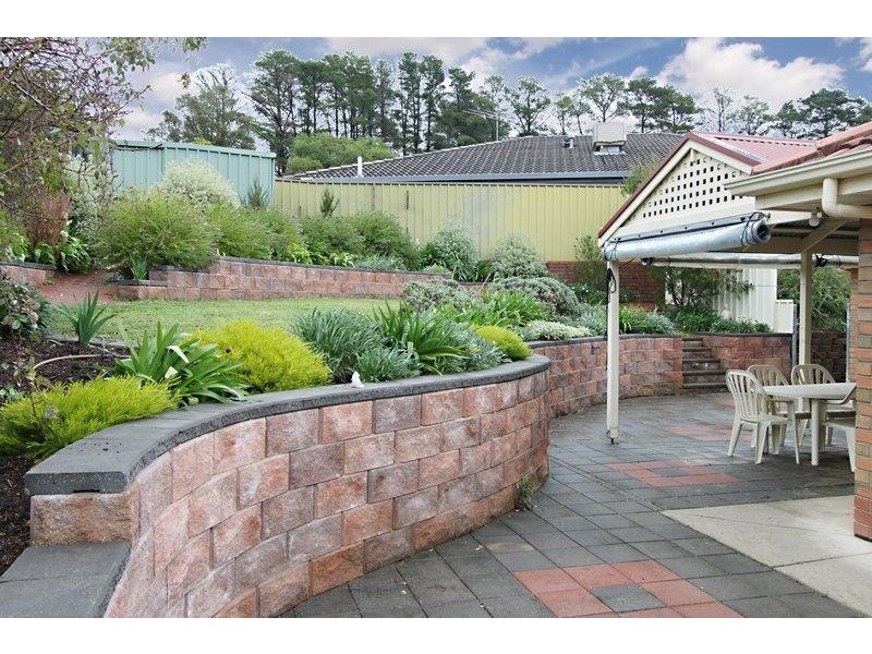 1 Dunalbyn Drive, Aberfoyle Park SA 5159