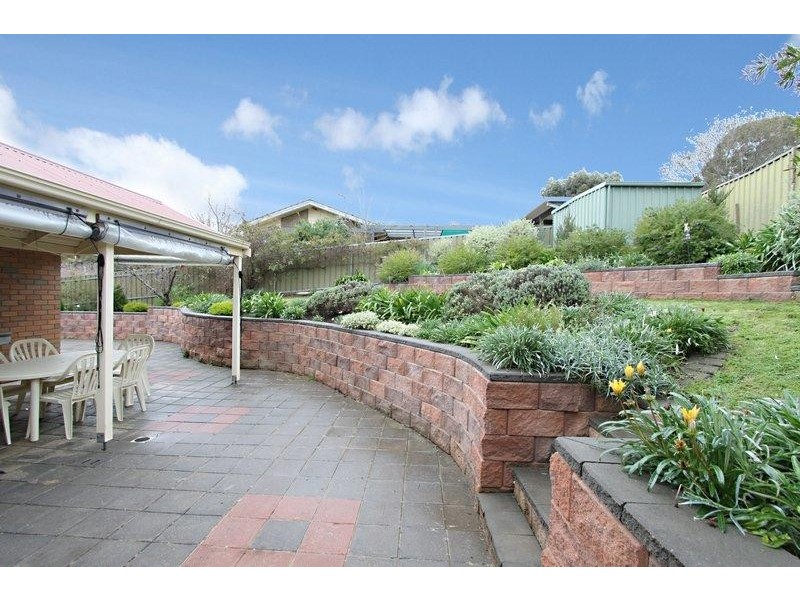 1 Dunalbyn Drive, Aberfoyle Park SA 5159