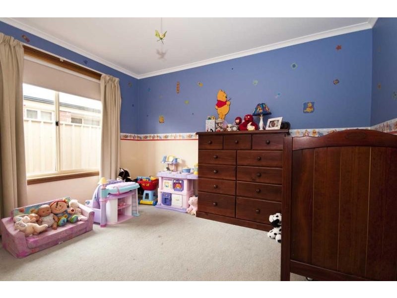 73 Lemon Road, Trott Park SA 5158