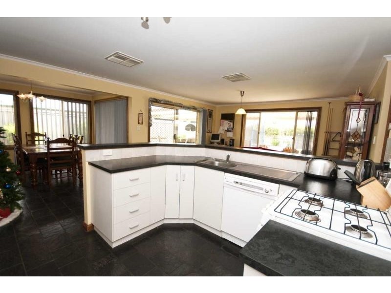 73 Lemon Road, Trott Park SA 5158