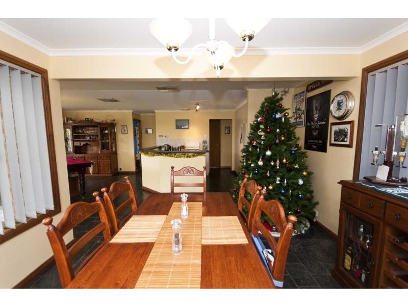 73 Lemon Road, Trott Park SA 5158