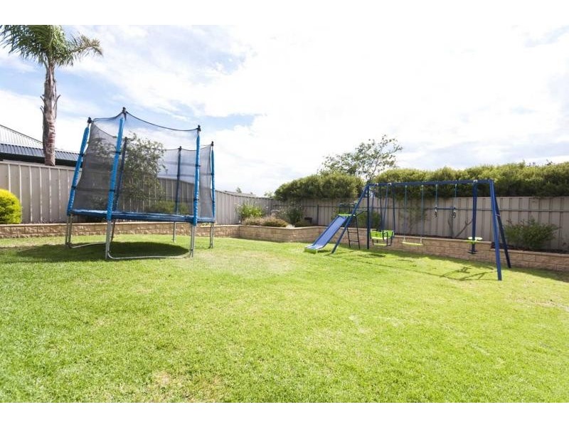 73 Lemon Road, Trott Park SA 5158