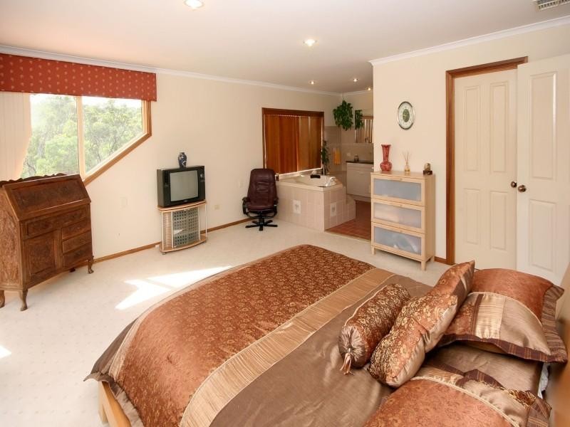 43 Ironbark Avenue, Flagstaff Hill SA 5159