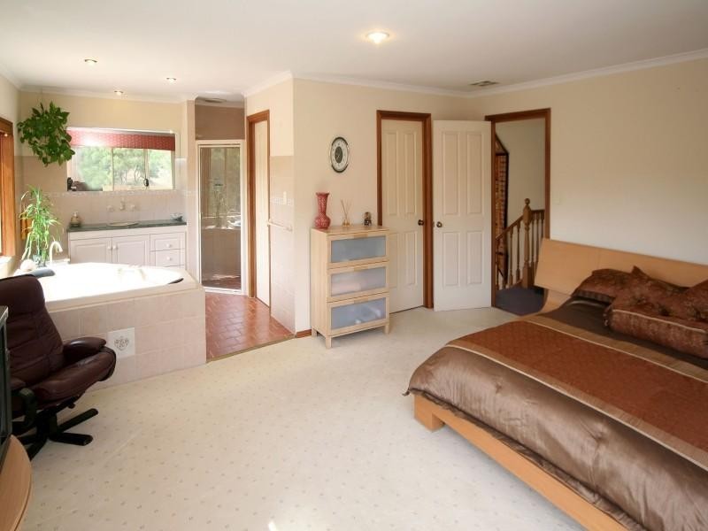 43 Ironbark Avenue, Flagstaff Hill SA 5159