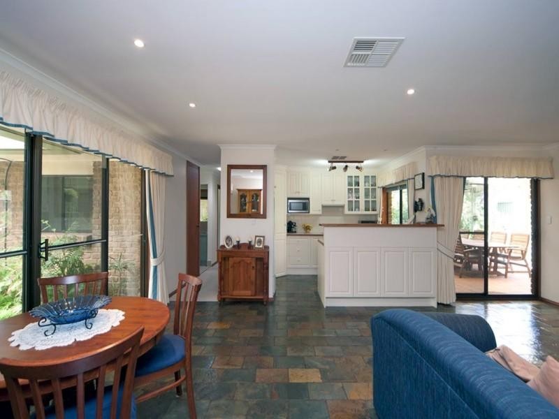 8 Heath Lane, Flagstaff Hill SA 5159