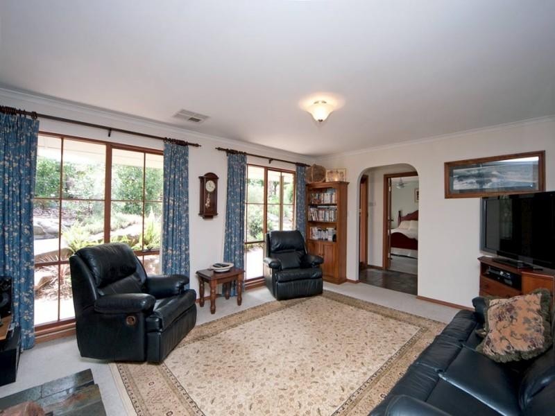 8 Heath Lane, Flagstaff Hill SA 5159