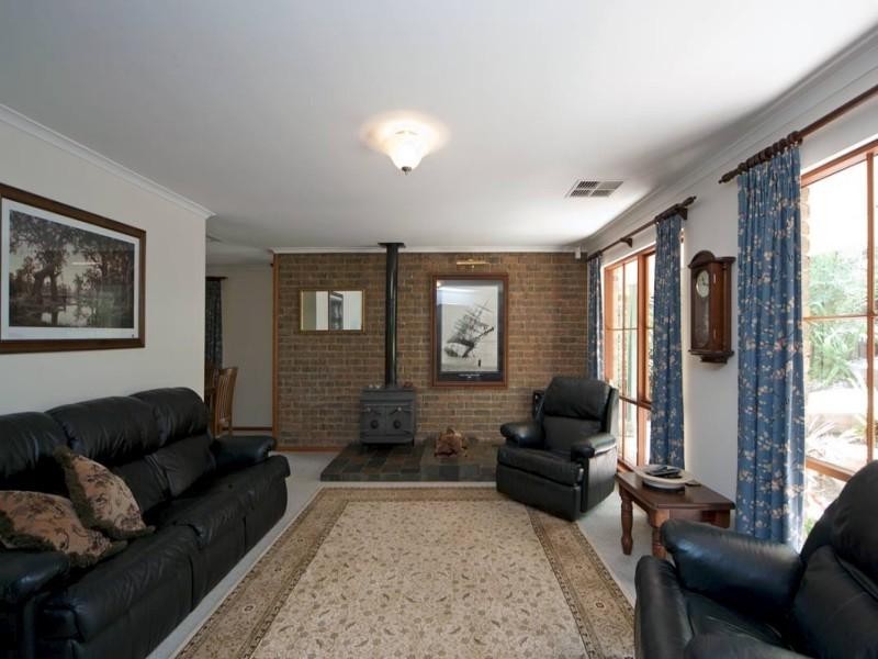 8 Heath Lane, Flagstaff Hill SA 5159