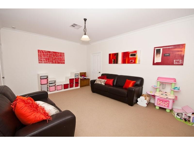 45 Monaco Cct, Aberfoyle Park SA 5159