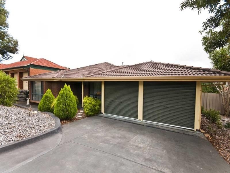 33 Wooding Avenue, Woodcroft SA 5162
