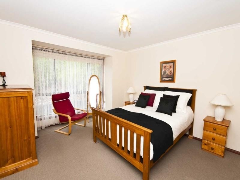 33 Wooding Avenue, Woodcroft SA 5162