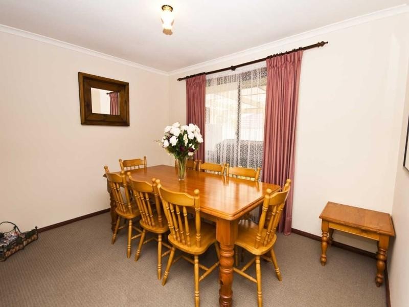 33 Wooding Avenue, Woodcroft SA 5162