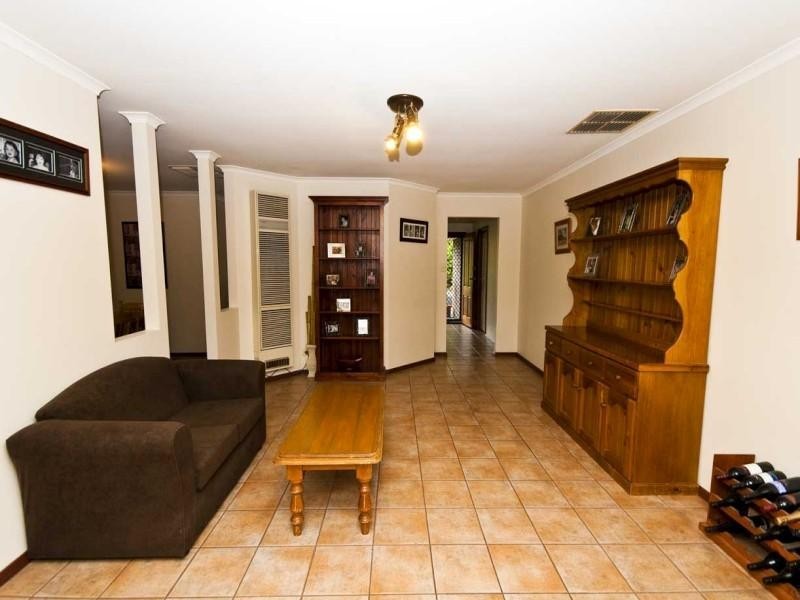 33 Wooding Avenue, Woodcroft SA 5162