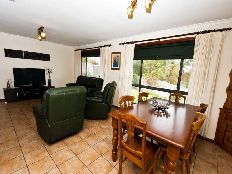 33 Wooding Avenue, Woodcroft SA 5162