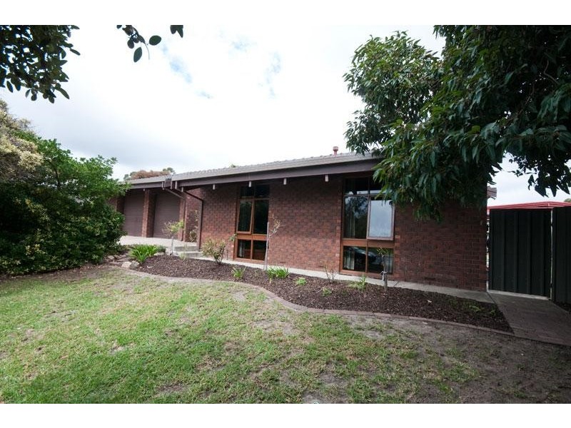 4 Sandpiper Crescent, Aberfoyle Park SA 5159