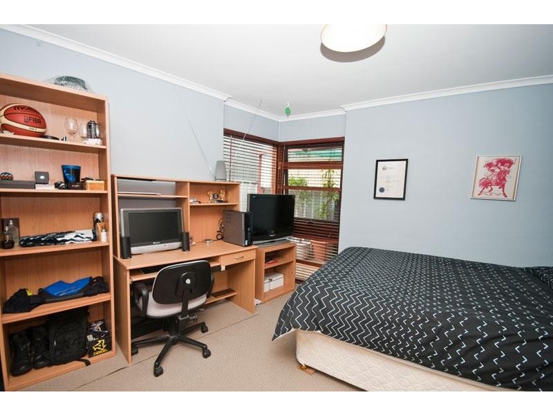 4 Sandpiper Crescent, Aberfoyle Park SA 5159